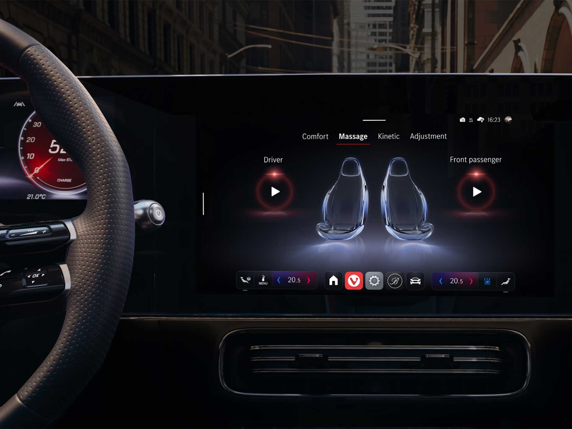 Aktivierung der Massagefunktion in einem Mercedes-Benz.